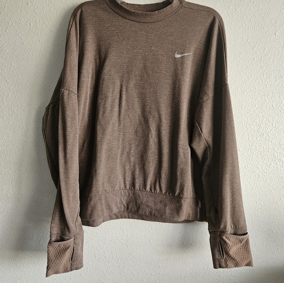 Nike Sweaters - Nike dri fit running crew sweatshirt